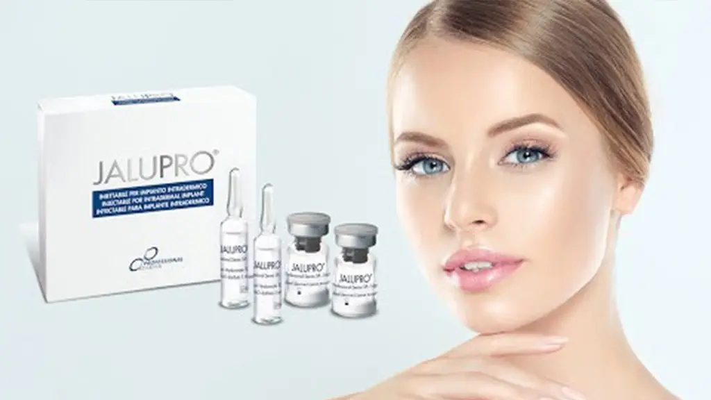 یک خانم پس از تزریق مزوژل جالپرو