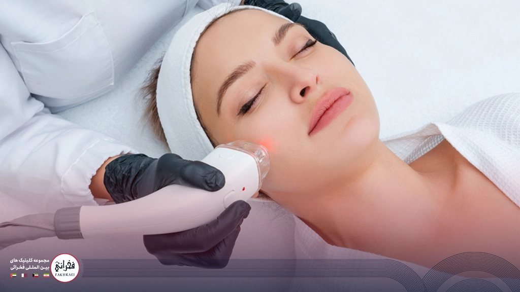 هایفوتراپی صورت-صورت خانومی در حال هایفو