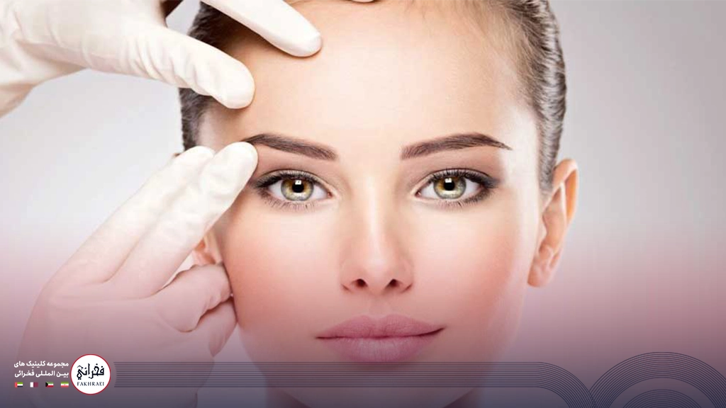 بوتاکس پیشانی-زنی با چشمان سبز