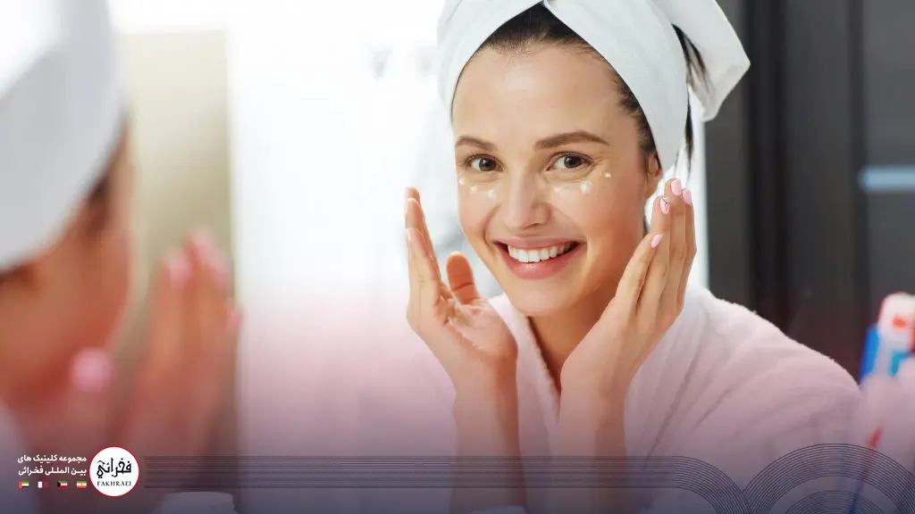 خانم خوشحالی بعد از انجام فیشیال صورت