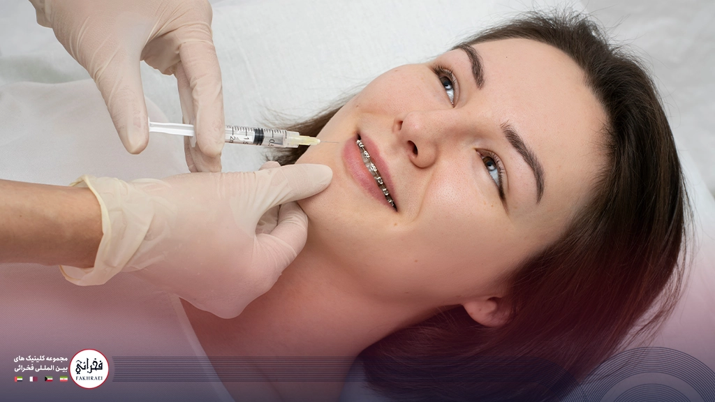 خشکی لب بعد از تزریق ژل-در حال تزریق ژل به لب خانومی