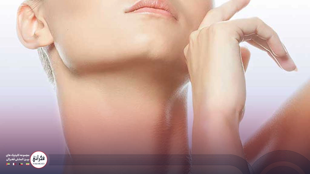 جوانسازی گردن-گردن صاف خانومی