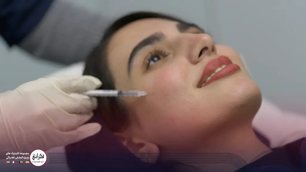 تزریق پی آر پی به پوست صورت یک زن