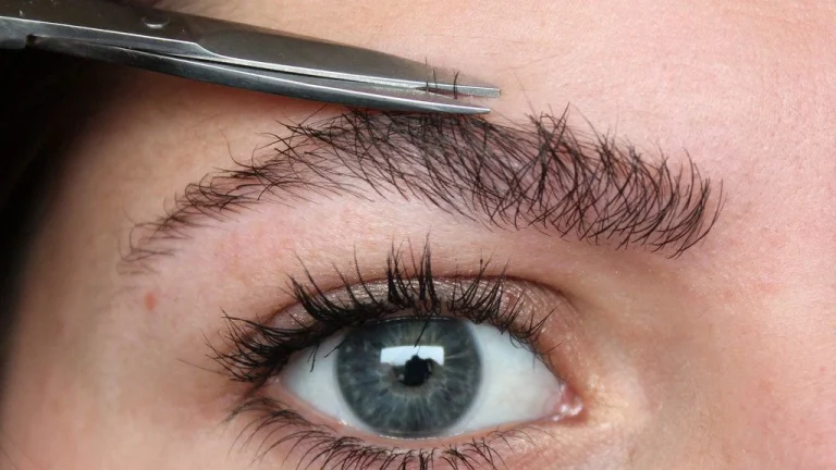 سیخ شدن ابرو بعد از کاشت